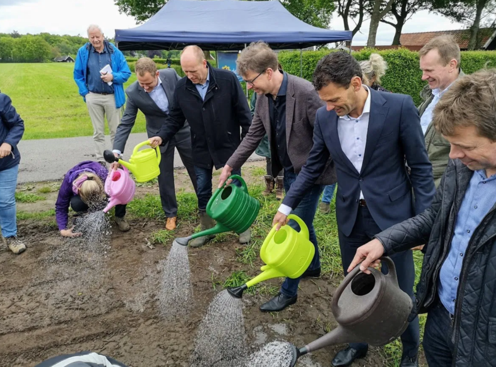 25 kilometer zonnebloemen langs akkers in de gemeente